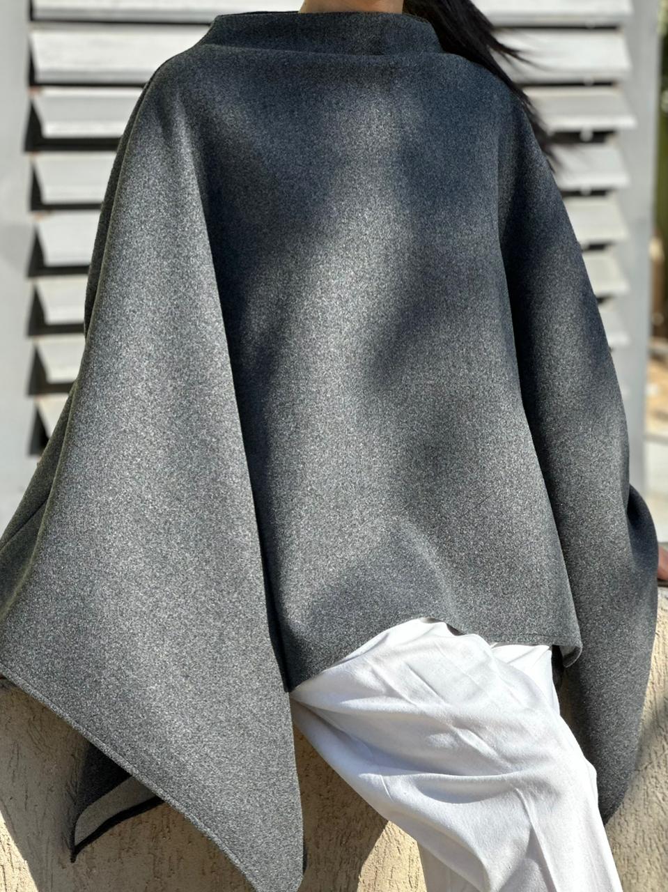 Poncho in Grey